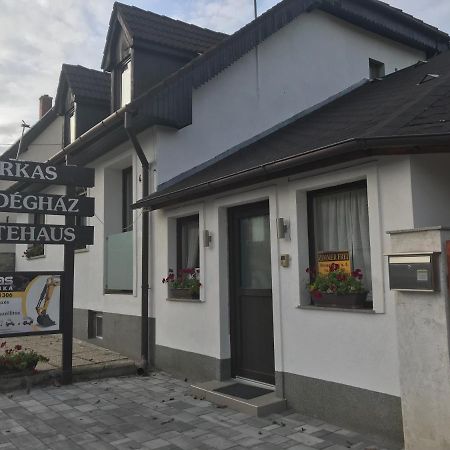索普隆 Farkas Vendeghaz酒店 外观 照片
